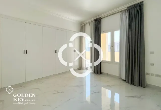 Marina View | Spacious 2 bedroom| Fully Renovated
