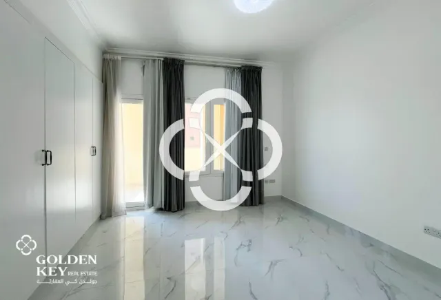 Marina View | Spacious 2 bedroom| Fully Renovated