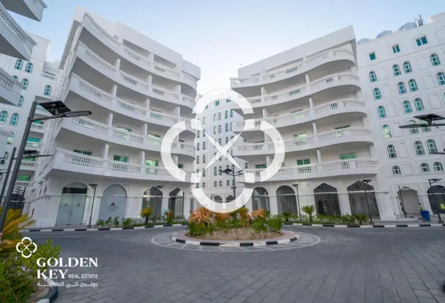 Showroom with Mezzanine for Lease – Al Gharrafa