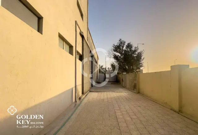 2 Warehouse with Labor Camp for Lease | 124 Rooms