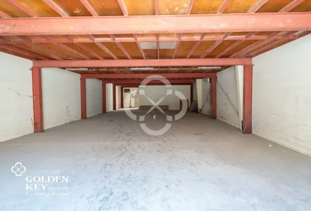 8 Warehouse Units +8 Rooms & 2 Kitchens – Sinaya
