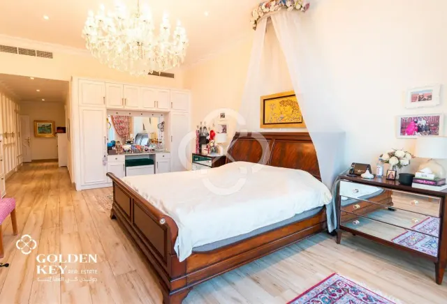 Gorgeous 4BR + Maid| Marina View |Prime Investment