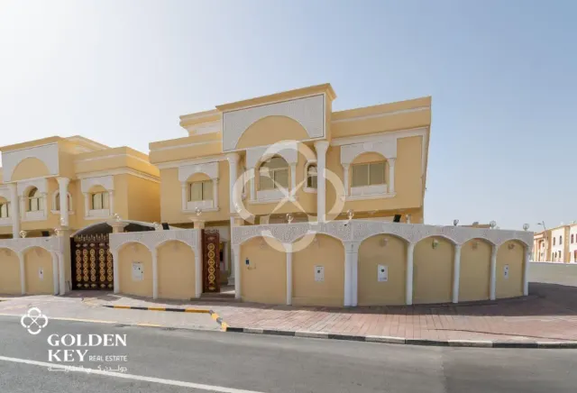 High-End Finishes – Grand 9BR Villa in Al Thumama