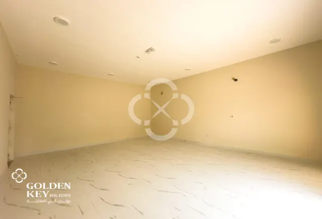 General Warehouse in Birkat Al Wamer | 1000 sqm