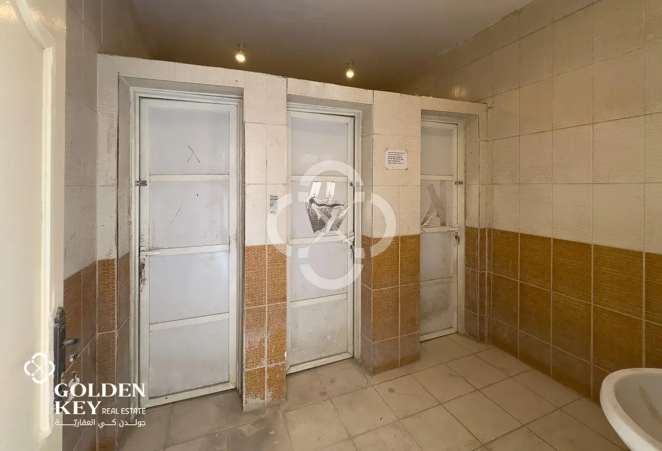 23 Rooms with Store Available for Rent| Industrial
