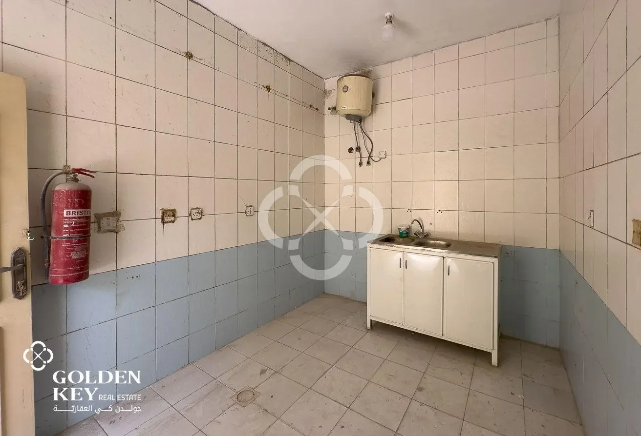 23 Rooms with Store Available for Rent| Industrial
