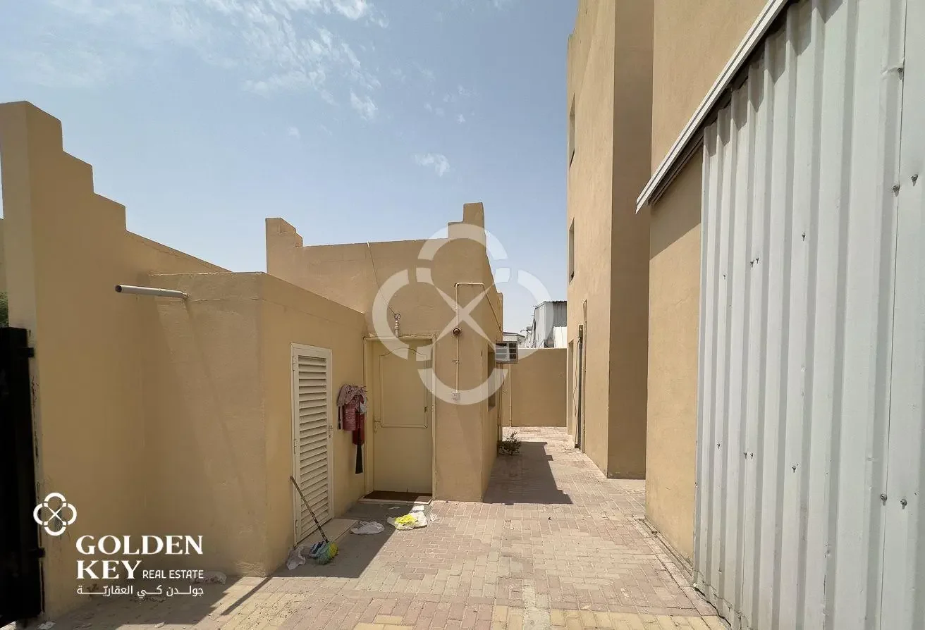23 Rooms with Store Available for Rent| Industrial
