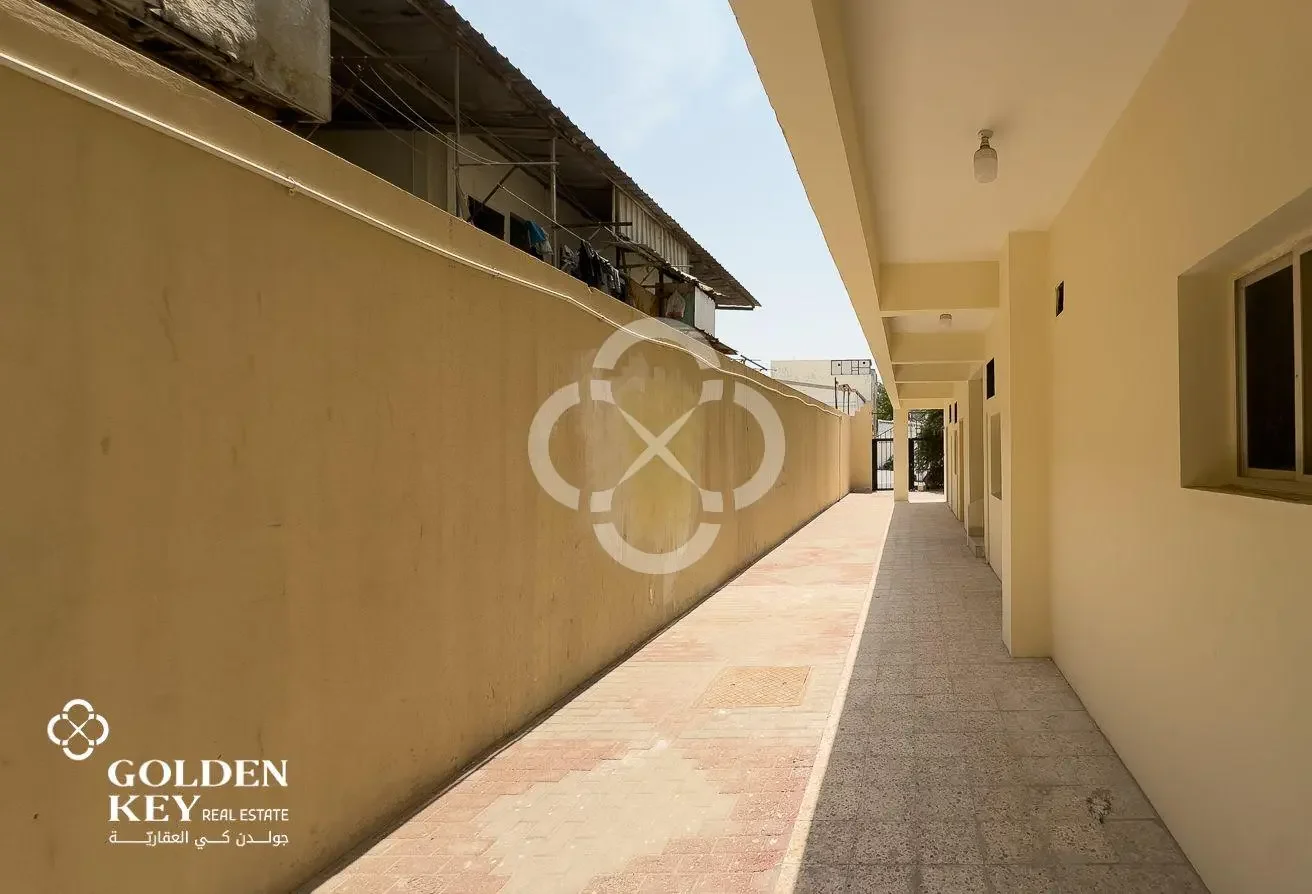 23 Rooms with Store Available for Rent| Industrial