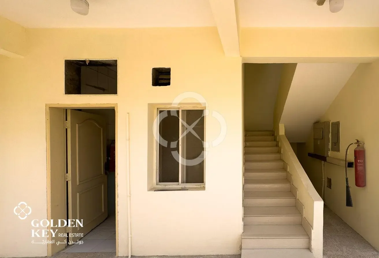 23 Rooms with Store Available for Rent| Industrial