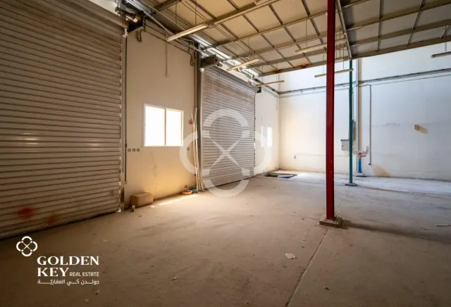 Warehouse with Mezzanine | 4 Offices | Industrial