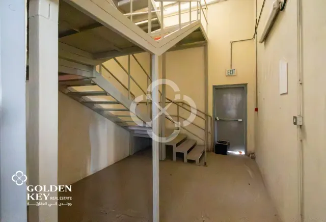 Warehouse with Mezzanine | 4 Offices | Industrial