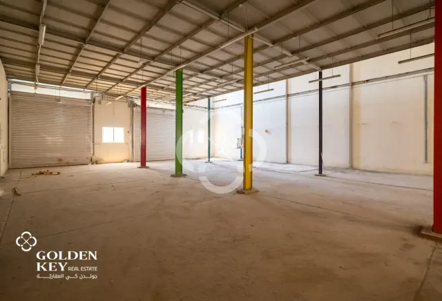 Warehouse with Mezzanine | 4 Offices | Industrial