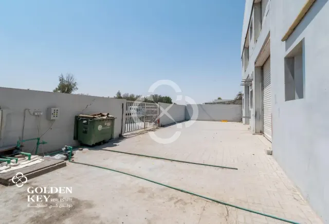 Warehouse with Mezzanine | 4 Offices | Industrial
