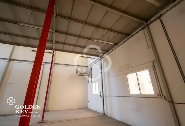 Warehouse with Mezzanine | 4 Offices | Industrial