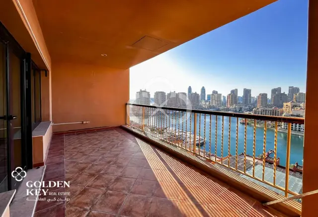 Stunning 2 Bedroom w/ Marina View in Porto Arabia