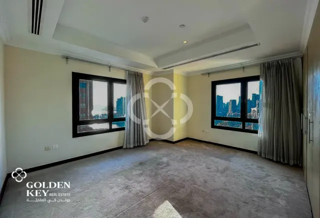 Stunning 2 Bedroom w/ Marina View in Porto Arabia