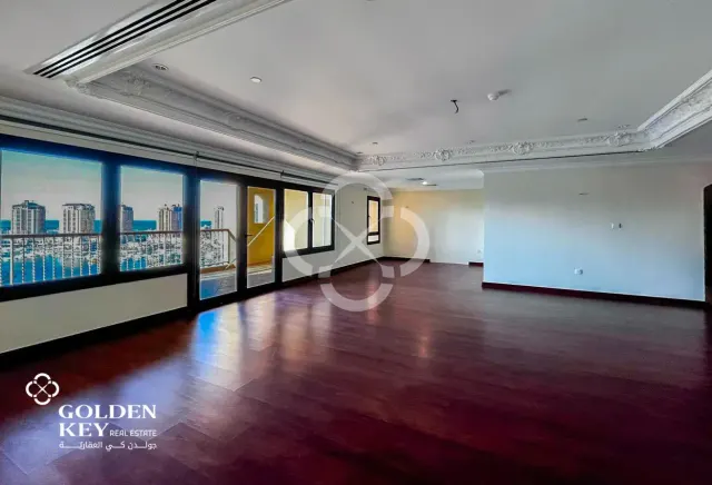 Stunning 2 Bedroom w/ Marina View in Porto Arabia