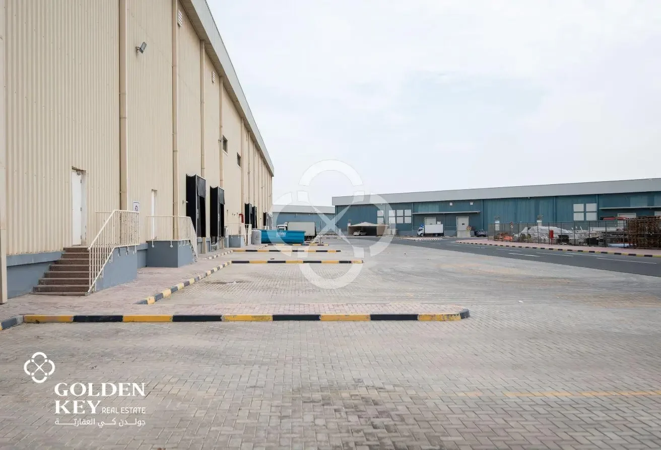 Chilled Warehouse for Rent | Umm Salal - view 3