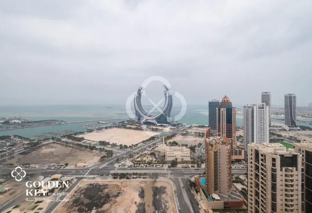 جناح مكتبي فاخر بإطلالات على المرسى – لوسيل