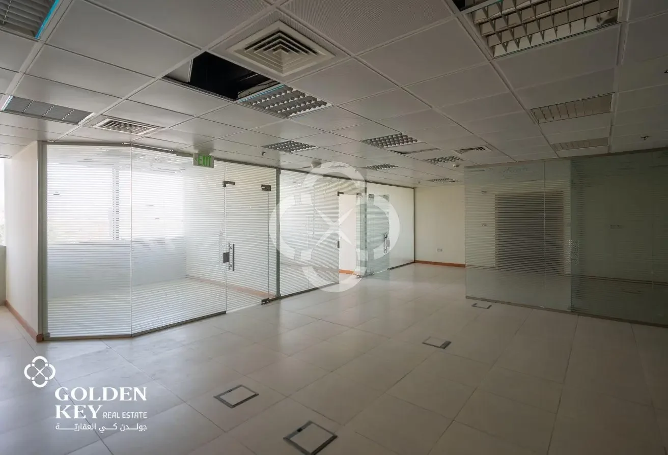 1 Year Grace PeriodꟷCommercial Building for Lease