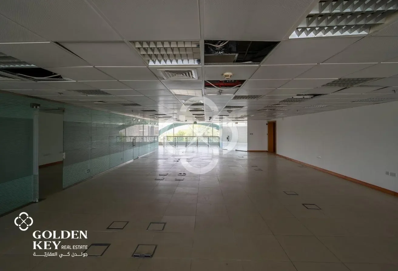 1 Year Grace PeriodꟷCommercial Building for Lease