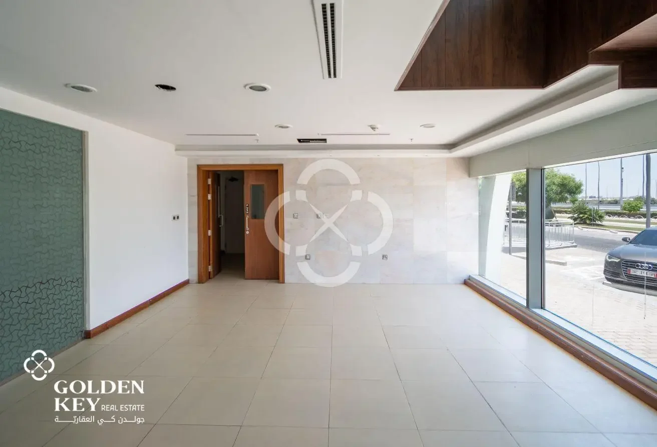 1 Year Grace PeriodꟷCommercial Building for Lease