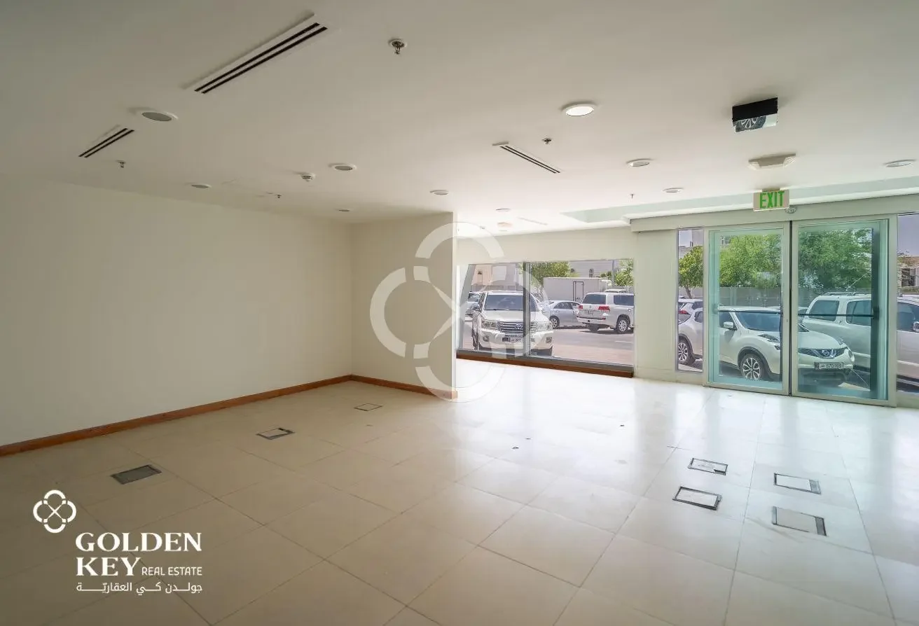 1 Year Grace PeriodꟷCommercial Building for Lease