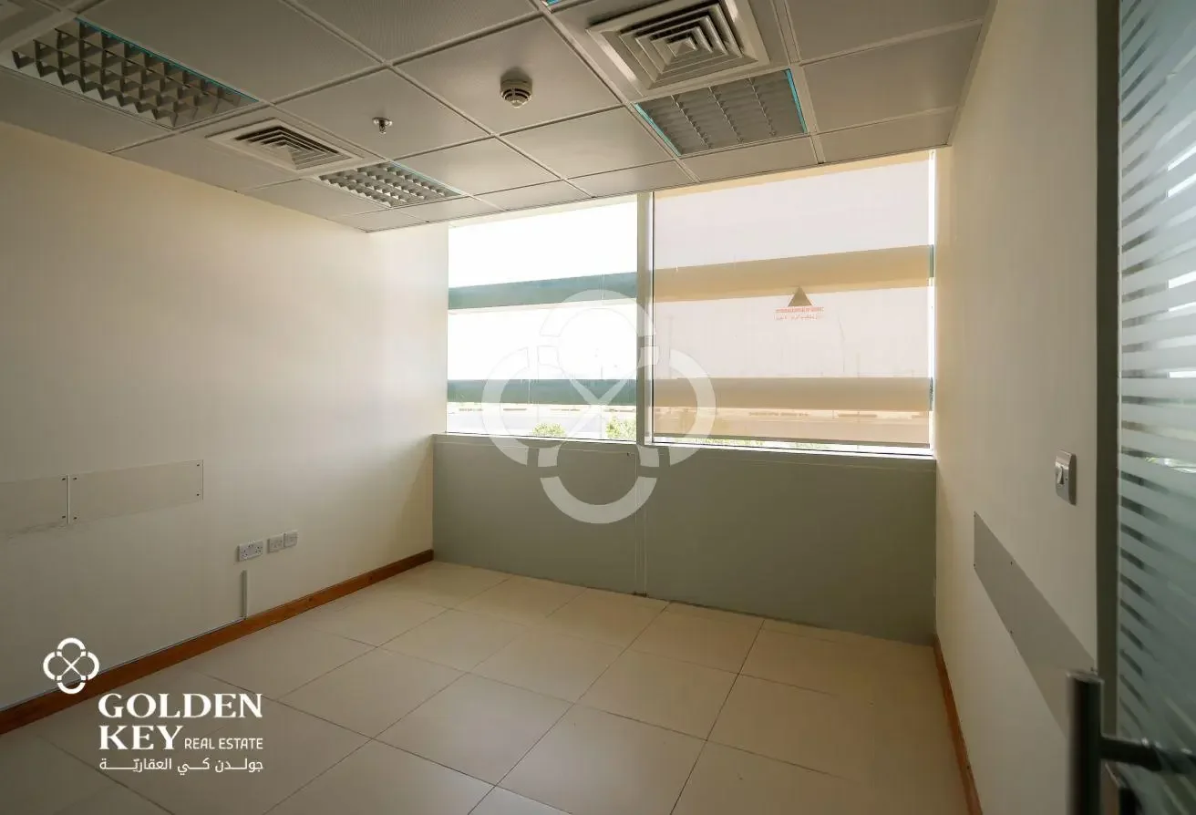 1 Year Grace PeriodꟷCommercial Building for Lease