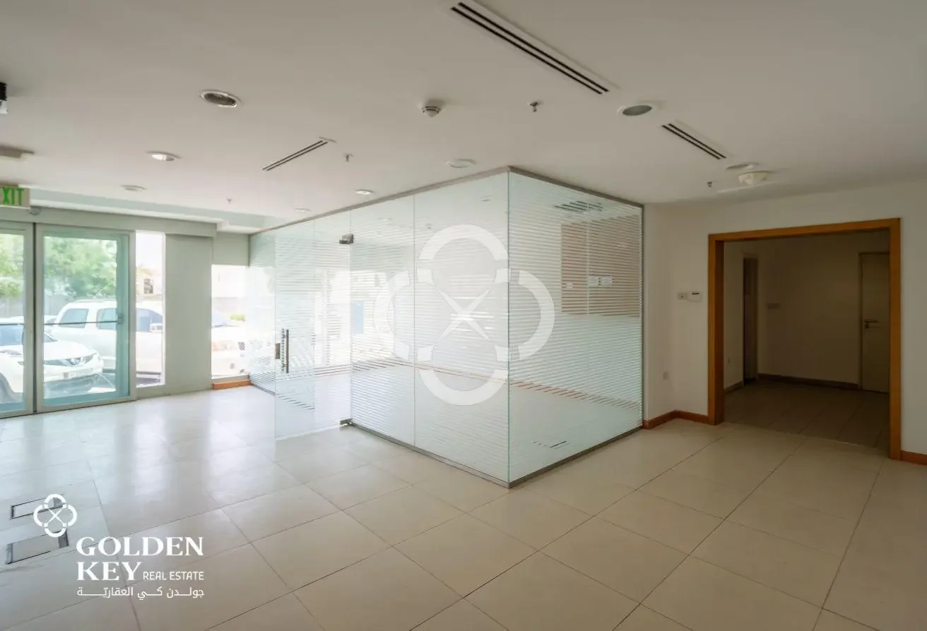 1 Year Grace PeriodꟷCommercial Building for Lease