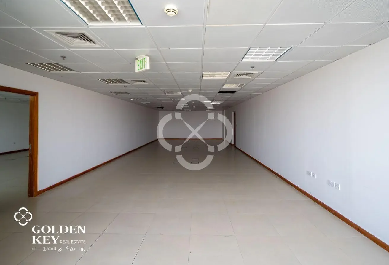 1 Year Grace PeriodꟷCommercial Building for Lease