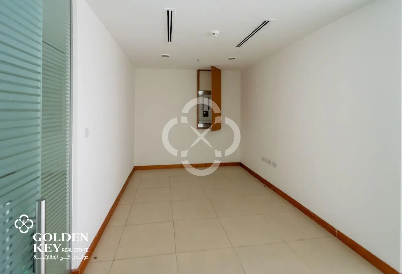 1 Year Grace PeriodꟷCommercial Building for Lease
