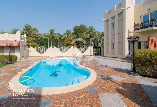 Spacious 3BR Villa | SF | West Bay Lagoon