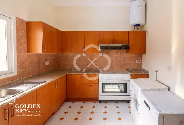 Spacious 3BR Villa | SF | West Bay Lagoon