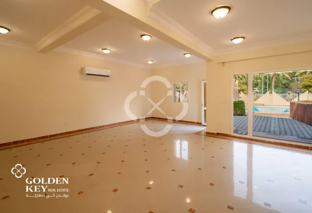 Spacious 3BR Villa | SF | West Bay Lagoon