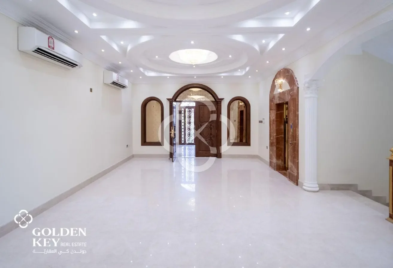 Luxury 9BR Villa – Opposite Al Thumama Stadium