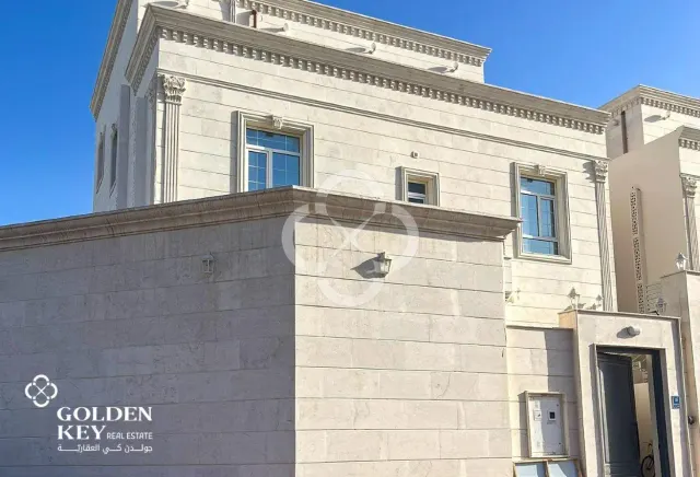 Grand Villa with 7 Master Bedroom in Umm Qarn - view 3
