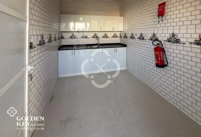 Convenient Warehouse+Labor Camp | Birkat Al Awamer
