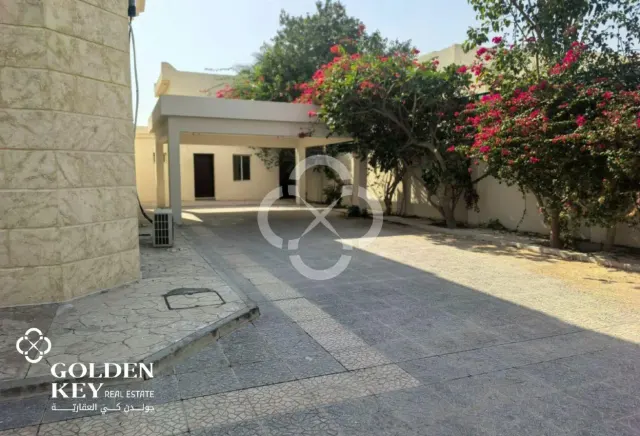 4 Master Bedroom w/ Private Pool | Al Dafna