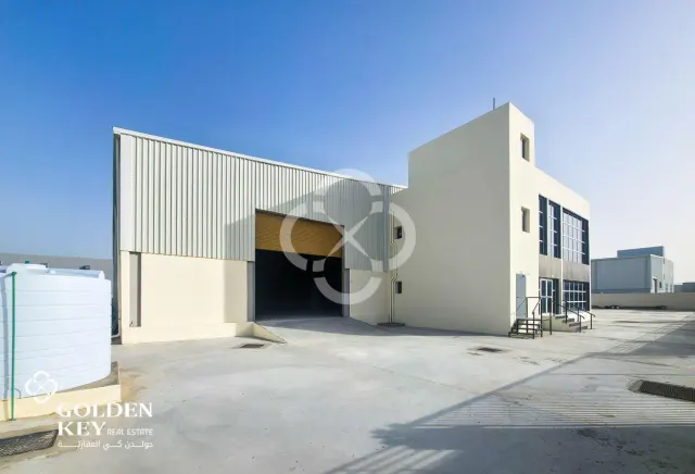 Fully Equipped 4000 sqm WarehouseꟷBirkat Al Awamer