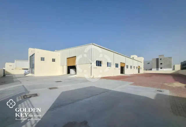 Fully Equipped 4000 sqm WarehouseꟷBirkat Al Awamer