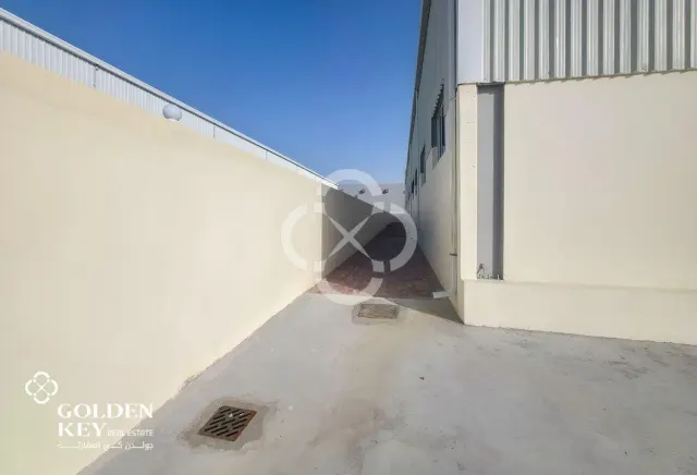 Fully Equipped 4000 sqm WarehouseꟷBirkat Al Awamer