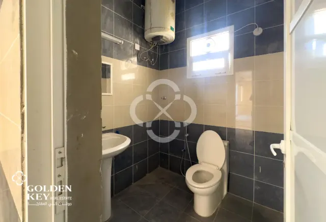 Warehouse For Lease in Birkat Al Wamer | 1000 sqm