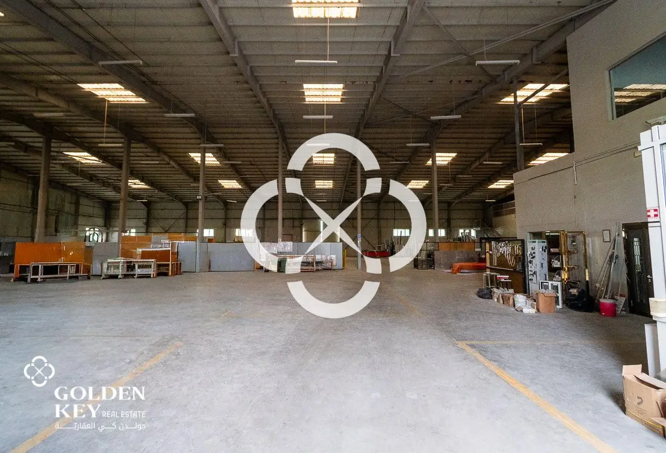 Fully Equipped Aluminum and Plastic Factory