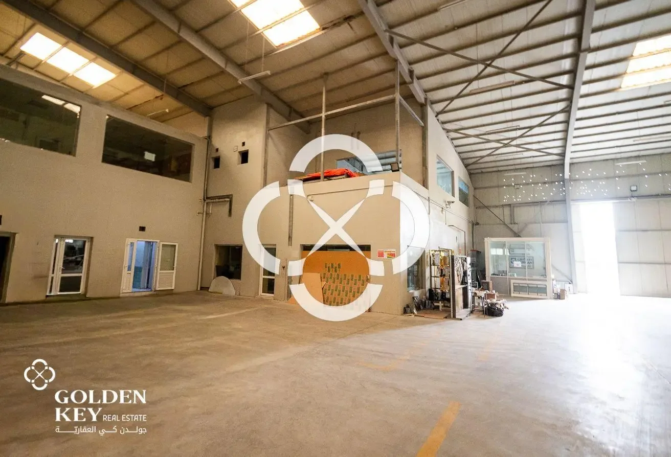 Fully Equipped Aluminum and Plastic Factory