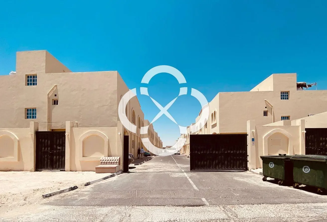 4 Villas for Executive Staff in Umm Salal Ali