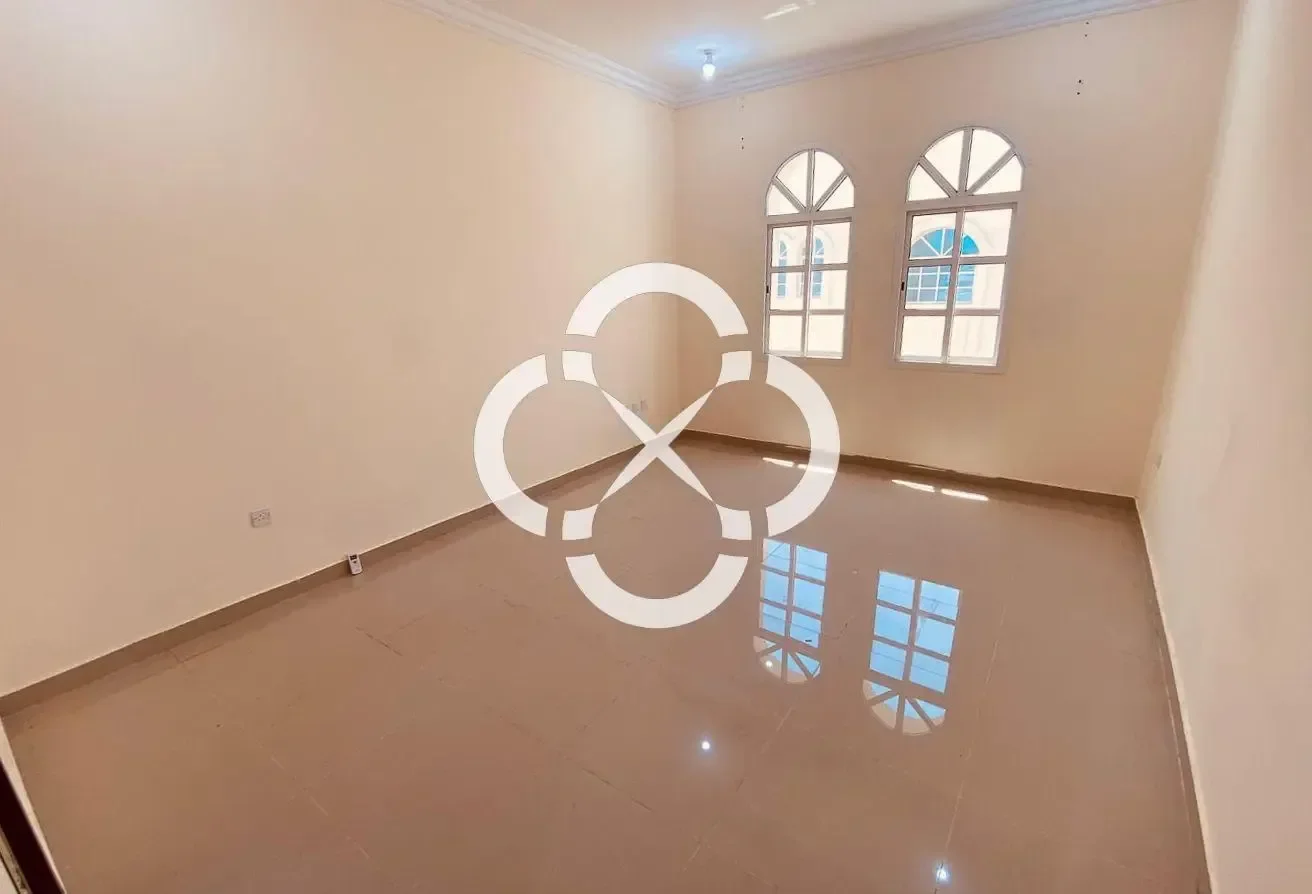 4 Villas for Executive Staff in Umm Salal Ali