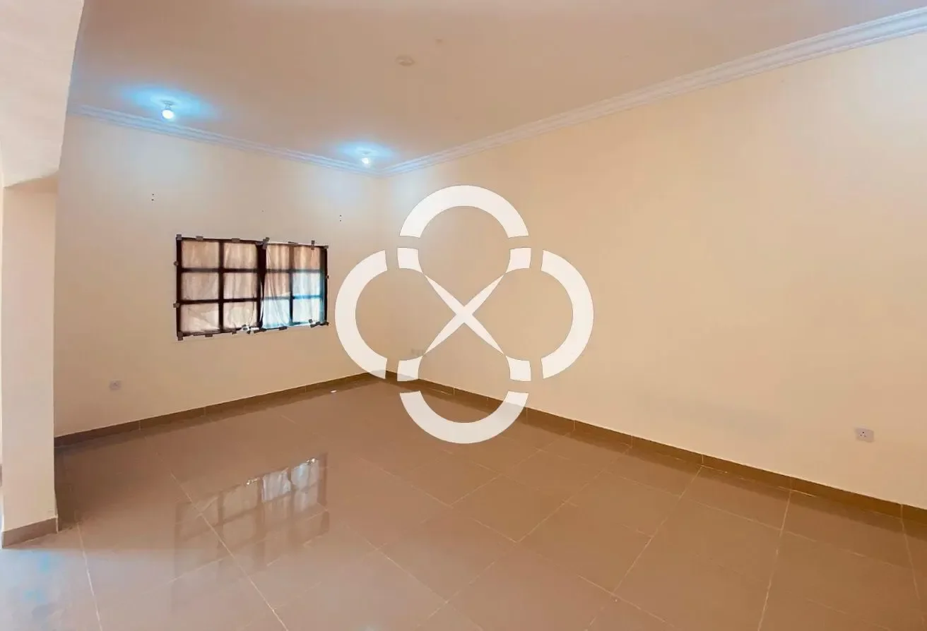 4 Villas for Executive Staff in Umm Salal Ali