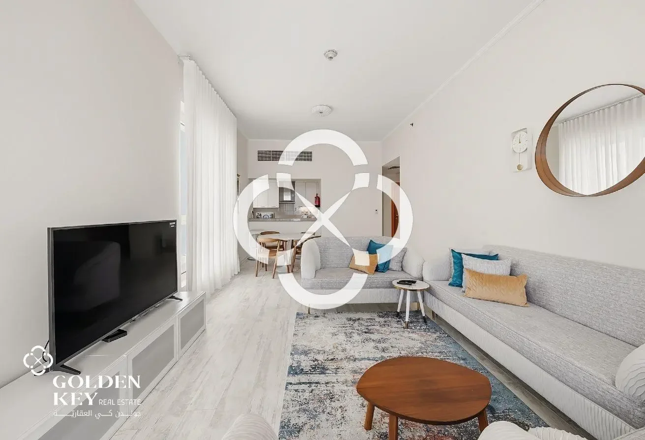 Beach View Fully renovated 2BR | Bills Included |