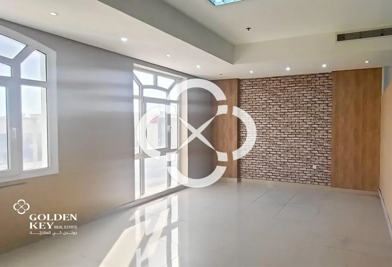 5 Office space for Rent Prime location