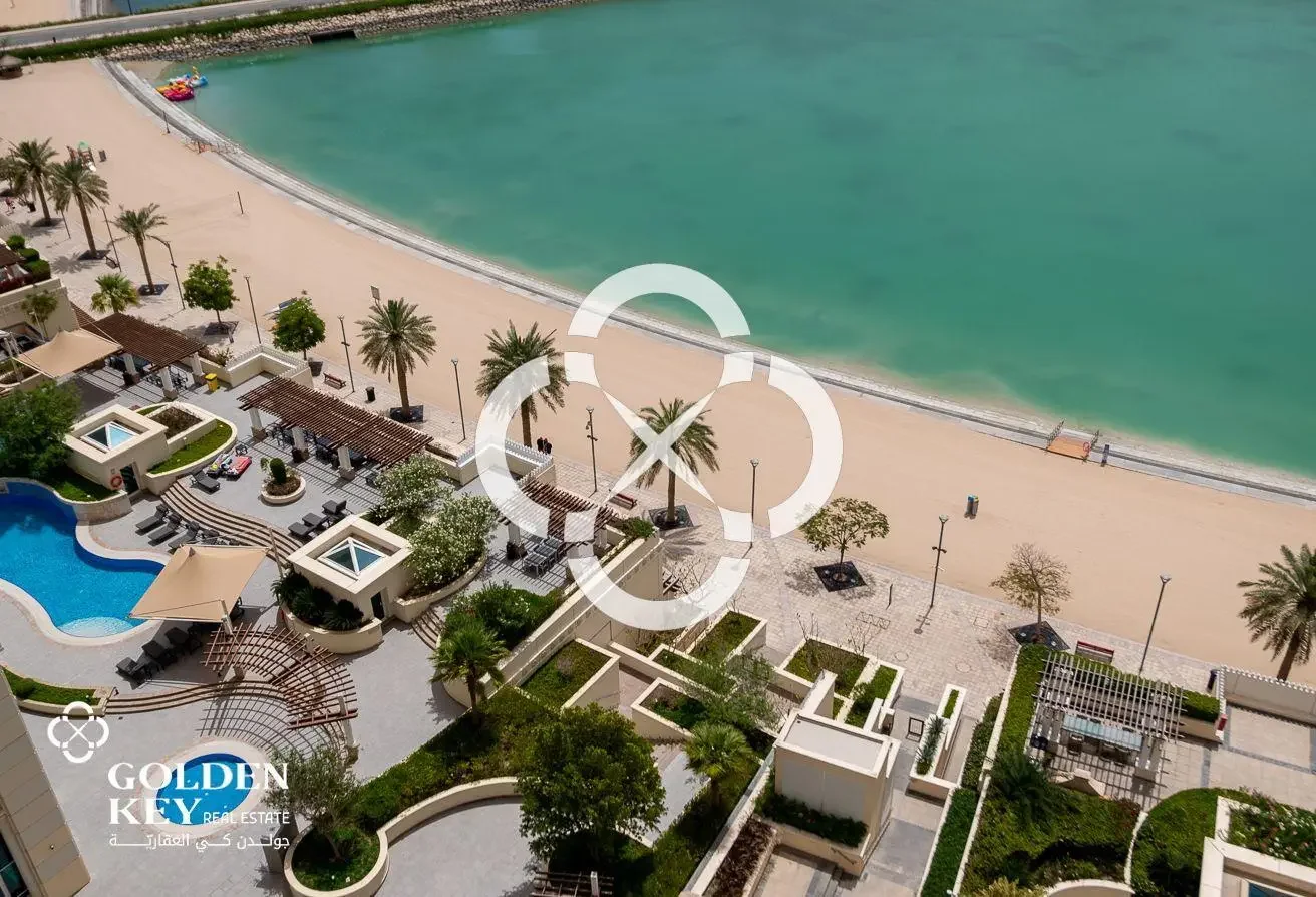 Beach Access| Bills Included | Weekly Housekeeping